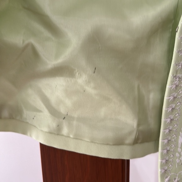 Gorgeous embroidered Jack with matching bustier. 💚 - Picture 6 of 7